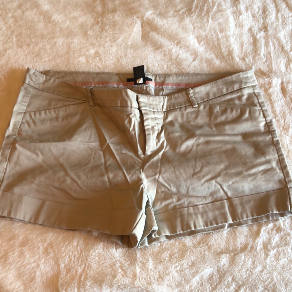 Mossimo tan shorts